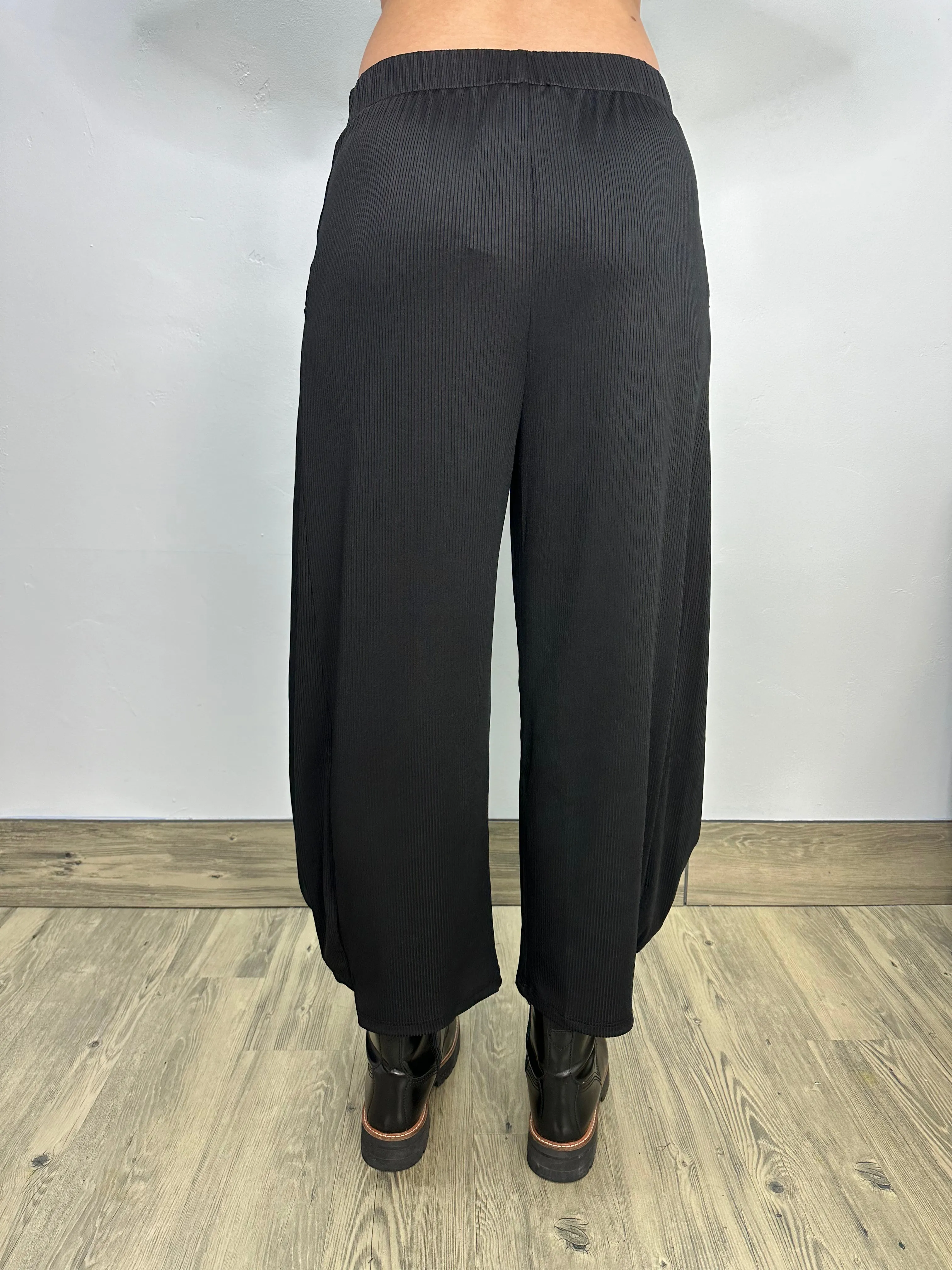 Black Ribbed Jade Pant