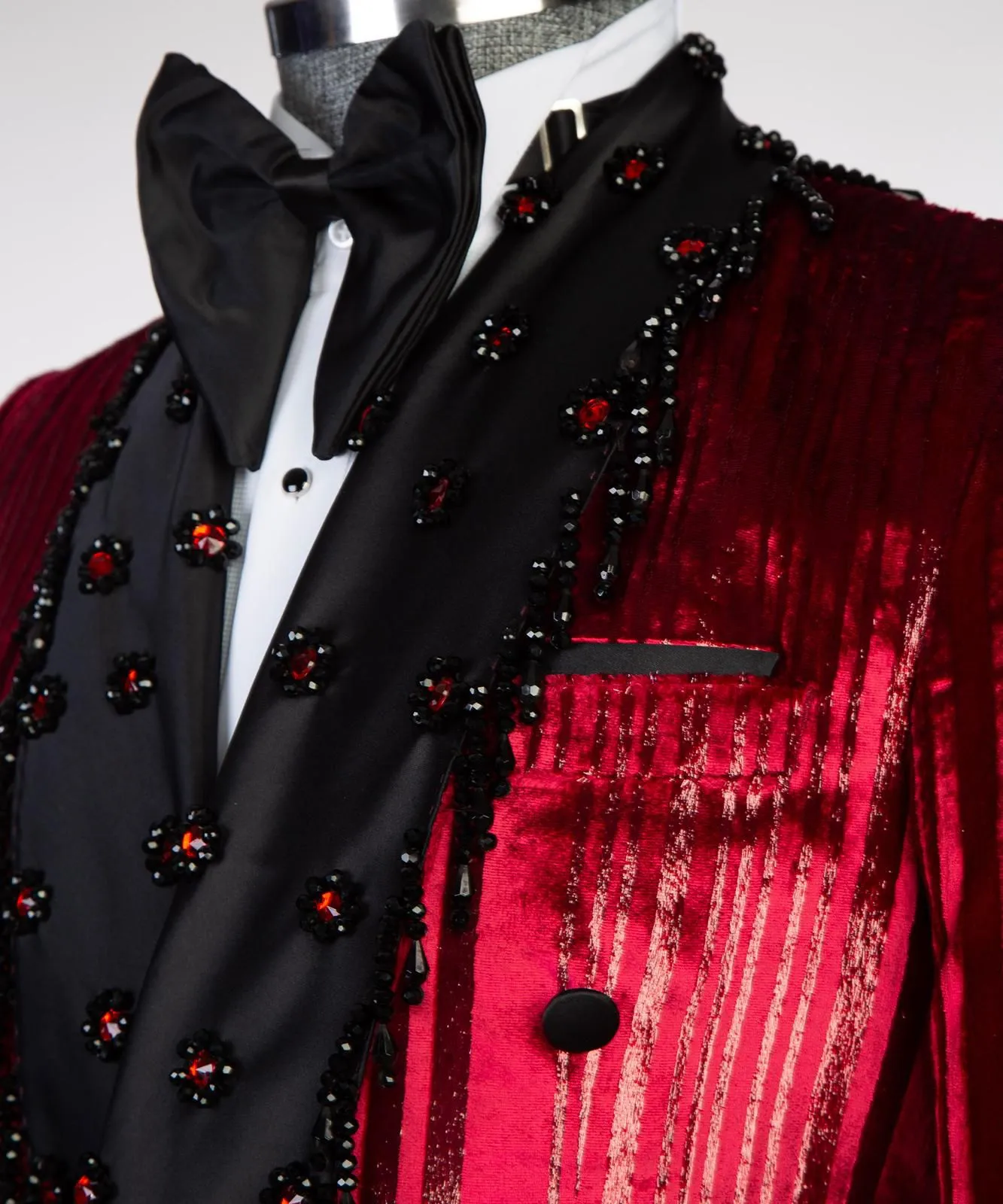 Stoned Fringed Collar Red Black Shining Tuxedo